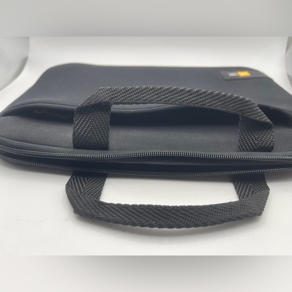 Case Logic Tablet Case - Picture 5 of 7